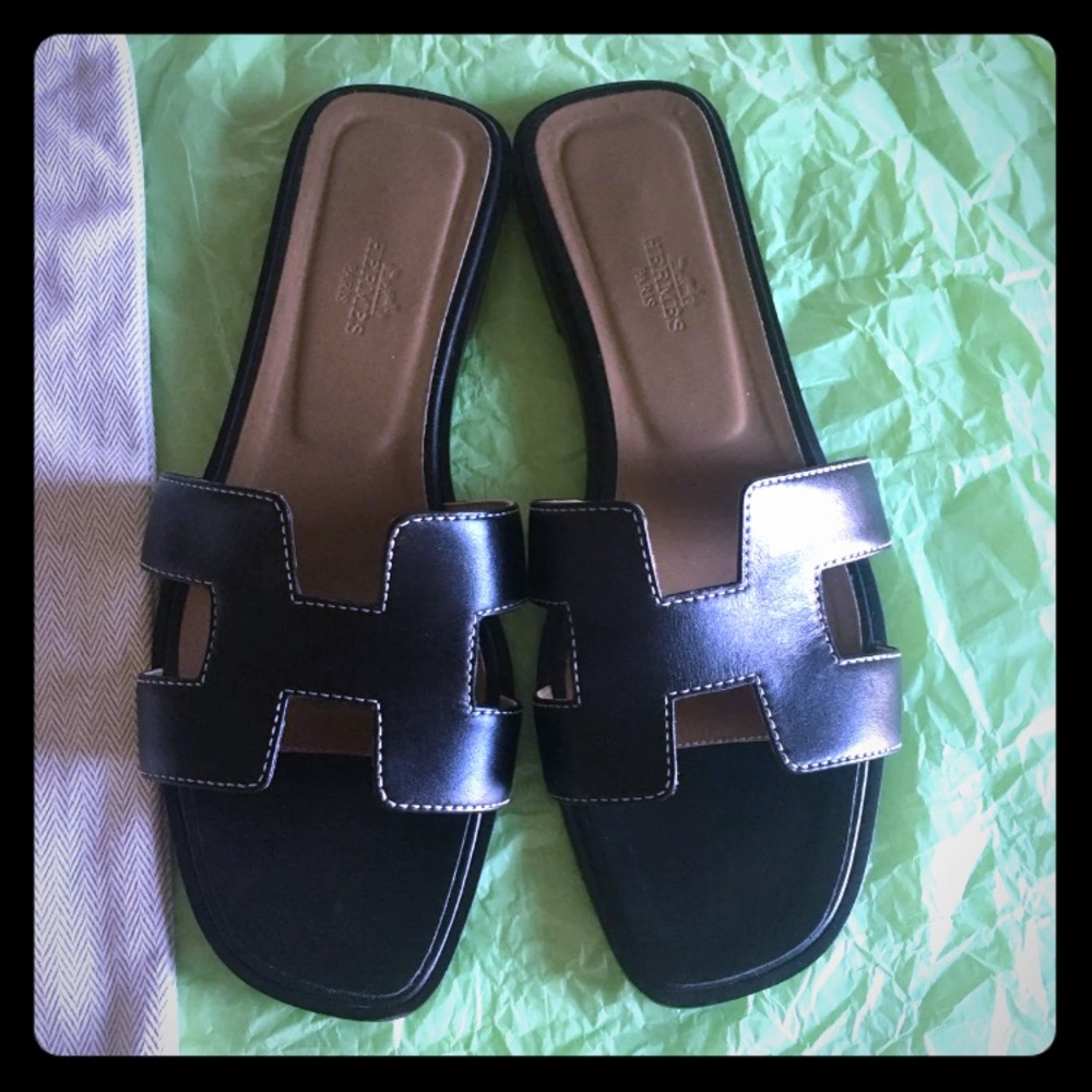 *SOLD* Hermès Oran Sandals